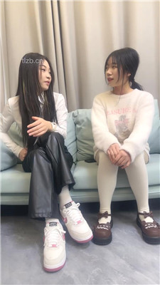 【狗哥】可爱反差素人S-原味白袜丝袜恋足舔_HD绳艺资源