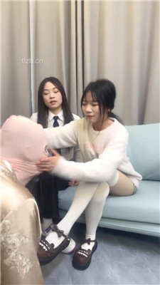 图片[2]_【狗哥】可爱反差素人S-原味白袜丝袜恋足舔_HD绳艺资源