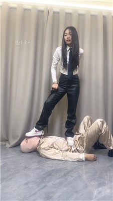 图片[18]_【狗哥】可爱反差素人S-原味白袜丝袜恋足舔_HD绳艺资源