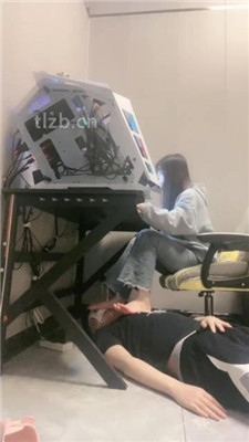 图片[15]_【香芋朱朱】姐妹花虐男友-骑马圣水/臭脚窒息/舔拖鞋【双视角版】_HD绳艺资源