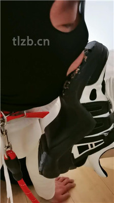 图片[4]_【大美】脏鞋底踩踏喂食/肉丝脚闻舔/狗链拴狗_HD绳艺资源