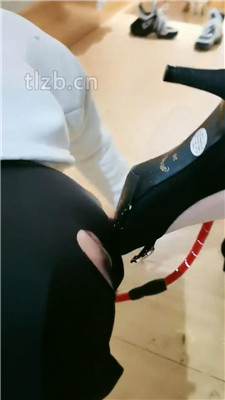 图片[13]_【大美】脏鞋底踩踏喂食/肉丝脚闻舔/狗链拴狗_HD绳艺资源