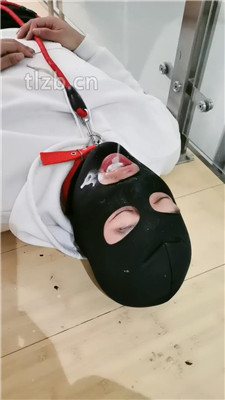 图片[20]_【大美】脏鞋底踩踏喂食/肉丝脚闻舔/狗链拴狗_HD绳艺资源