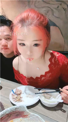 【甜心教主】餐厅喂狗儿子吃饭_HD绳艺资源