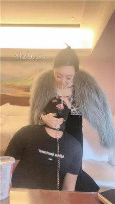 【小月牙】贵妇玩狗-吃口水闻享受/舔鞋/丝袜塞嘴/物化人体托盘_HD绳艺资源