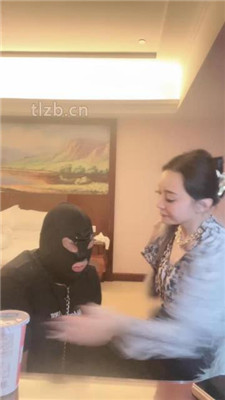 图片[2]_【小月牙】贵妇玩狗-吃口水闻享受/舔鞋/丝袜塞嘴/物化人体托盘_HD绳艺资源