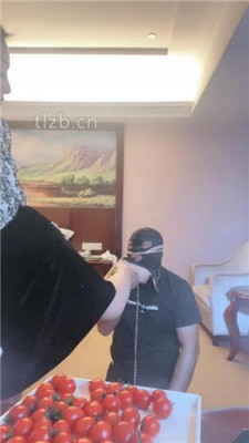 图片[14]_【小月牙】贵妇玩狗-吃口水闻享受/舔鞋/丝袜塞嘴/物化人体托盘_HD绳艺资源