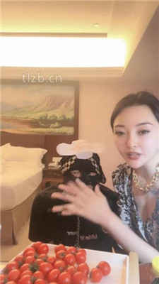 图片[18]_【小月牙】贵妇玩狗-吃口水闻享受/舔鞋/丝袜塞嘴/物化人体托盘_HD绳艺资源