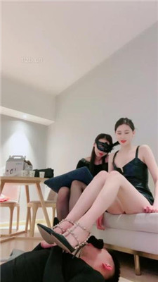 图片[9]_【艾琳】双S-闻鞋窝/铆钉高跟踩虐/臭脚捂脸/插嘴_HD绳艺资源