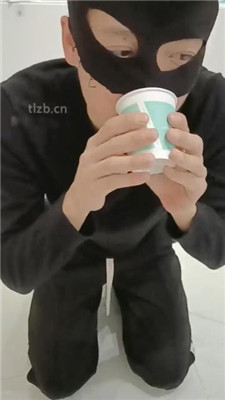 【小殿下】人体烟灰缸/长靴踩狗头/赏赐圣水_HD绳艺资源