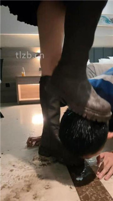 图片[4]_【孤傲女帝】胯下的卑贱-圣水淋浴/耳光/艺术吃内内_HD绳艺资源