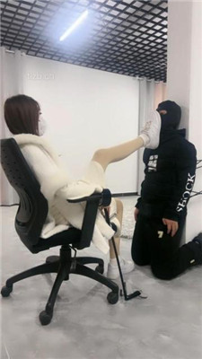 【酒鸽】舞蹈室-绳艺技巧贱奴虐-白袜塞嘴_HD绳艺资源