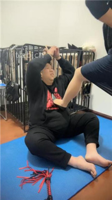 【冰色】吊绑肥狗-肉丝高跟踩虐_HD绳艺资源