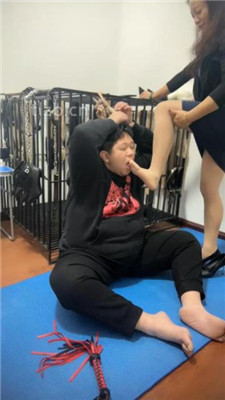 图片[2]_【冰色】吊绑肥狗-肉丝高跟踩虐_HD绳艺资源