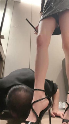 图片[5]_【阿月大王】狂舔裸足插嘴/高跟凉鞋踩虐_HD绳艺资源