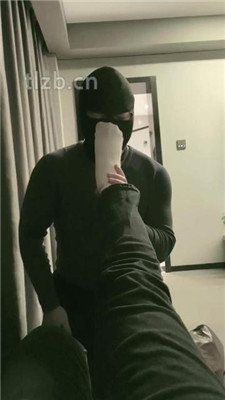 【樊樊】跪舔长靴原味白袜/数据线训练_HD绳艺资源