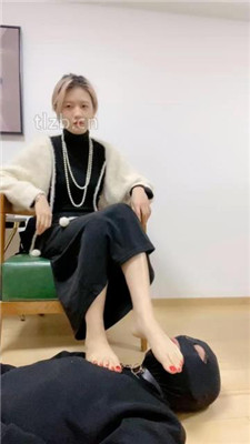 【甜味药丸】艺术闻鞋闻袜/转胯爬行_HD绳艺资源