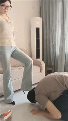 图片[3]_【小殿下】抽耳光/磕头求虐/高跟踩虐_HD绳艺资源