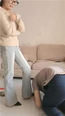 图片[8]_【小殿下】抽耳光/磕头求虐/高跟踩虐_HD绳艺资源