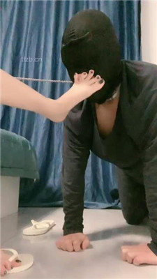 图片[4]_【P崽】拖鞋踩狗头/闻舔裸足/脚趾夹狗舌_HD绳艺资源