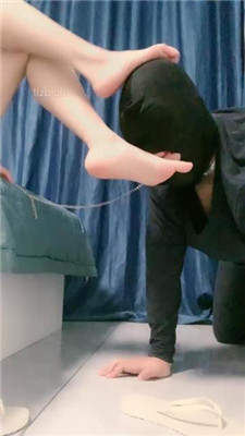 图片[8]_【P崽】拖鞋踩狗头/闻舔裸足/脚趾夹狗舌_HD绳艺资源