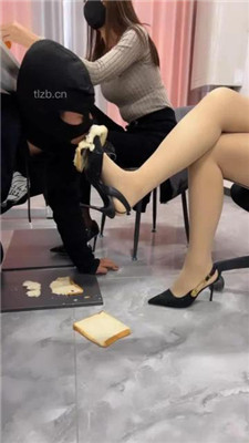 图片[13]_【喵主】办公室双S-桌底跪舔/踩踏喂食/口水吐脸_HD绳艺资源
