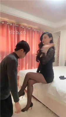 【飘飘】御姐S-跪舔高跟裸足/坐垫羞辱/鞭抽sp【完整版】_HD绳艺资源