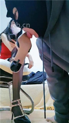 【奶味小仙女】铆钉高跟黑丝-继母羞辱卑微狗儿子_HD绳艺资源