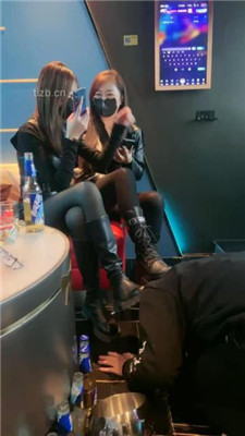 【酒鸽】双主-KTV虐-骑狗背/拽头发艺术舔/坐脸窒息_HD绳艺资源