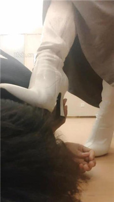 图片[4]_【广州丝主】脏长靴裸足狂舔_HD绳艺资源