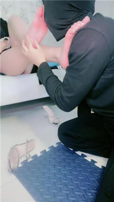 图片[3]_【薇主】裸足美腿狂舔_HD绳艺资源