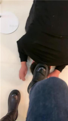 【傲雪】揪耳朵/原味白袜辱/骑脖/舔脏鞋底/掐乳_HD绳艺资源