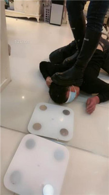 图片[13]_【傲雪】揪耳朵/原味白袜辱/骑脖/舔脏鞋底/掐乳_HD绳艺资源