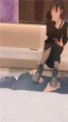 图片[3]_【柔儿公主】短靴踩踏/舔脏鞋底/赏赐圣水_HD绳艺资源