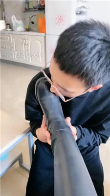 图片[2]_【嘉文】长靴踩踏/闻舔白袜/家务奴_HD绳艺资源