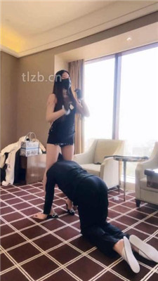 图片[2]_【琪琪大人】给狗立规矩-全体重跳踩/原味+晨尿+口水_HD绳艺资源