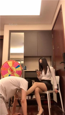 图片[4]_【宝爷】多双鞋全体重踩踏/骑脖/舔内裤_HD绳艺资源