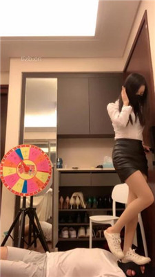 图片[19]_【宝爷】多双鞋全体重踩踏/骑脖/舔内裤_HD绳艺资源