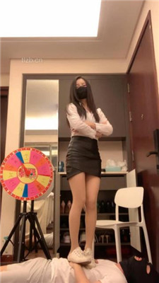 图片[20]_【宝爷】多双鞋全体重踩踏/骑脖/舔内裤_HD绳艺资源