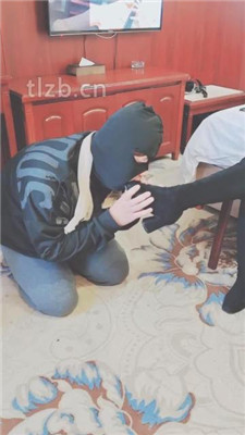 图片[8]_【美容院S】双S-叼丝袜/跪舔脏高跟/骑马/长靴踩踏_HD绳艺资源