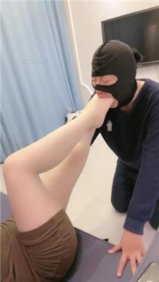 图片[20]_【晚晚】高跟踩踏/直接圣水/臭脚狂舔插嘴_HD绳艺资源