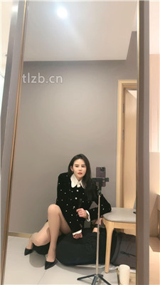 图片[19]_【亚兮】长靴高跟踩地毯/肉丝脚狂舔_HD绳艺资源