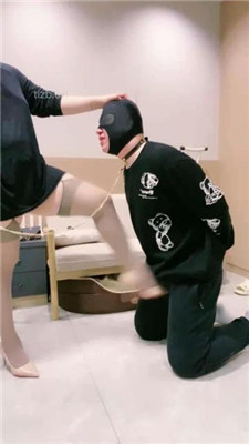 图片[18]_【小羊】骑马骑脖/喂漱口水/丝袜脚踩踏/掐脖窒息_HD绳艺资源