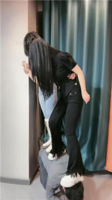 图片[11]_【鱼糯糯】双S-吊绑贱奴疯狂虐打/揪耳骑脖/转胯/耳光裸足插嘴_HD绳艺资源