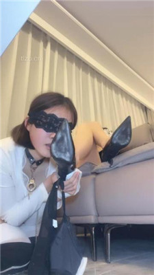 【妆主大大】母畜-脏高跟-内裤诱惑舔_HD绳艺资源