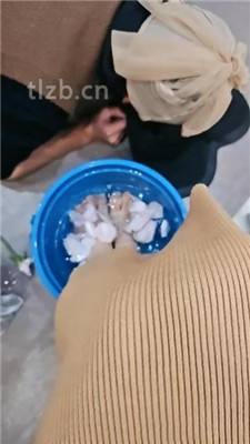 图片[17]_【嘉妮】揪耳朵/闻舔高跟肉丝美腿/伺候沐足【双视角版】_HD绳艺资源