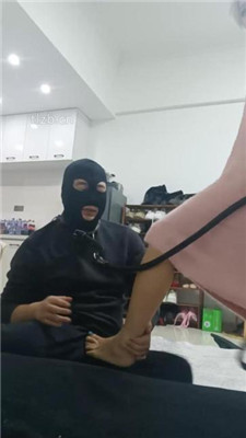 【冷皇】袜子塞嘴高难度挑战踢踹_HD绳艺资源