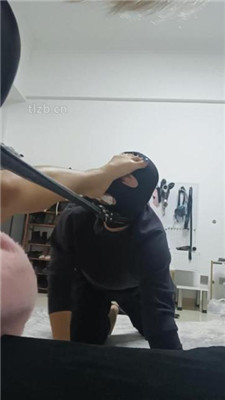 图片[5]_【冷皇】袜子塞嘴高难度挑战踢踹_HD绳艺资源