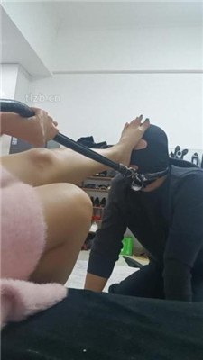 图片[8]_【冷皇】袜子塞嘴高难度挑战踢踹_HD绳艺资源