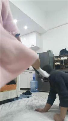 图片[9]_【冷皇】袜子塞嘴高难度挑战踢踹_HD绳艺资源